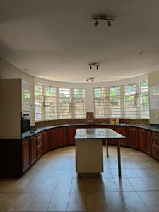 Luxury 5-Bedroom Villa for Rent in Rosslyn Estate, Nairobi