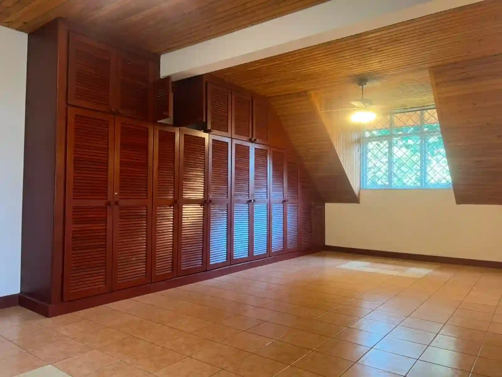 Luxury 5-Bedroom Villa for Rent in Rosslyn Estate, Nairobi